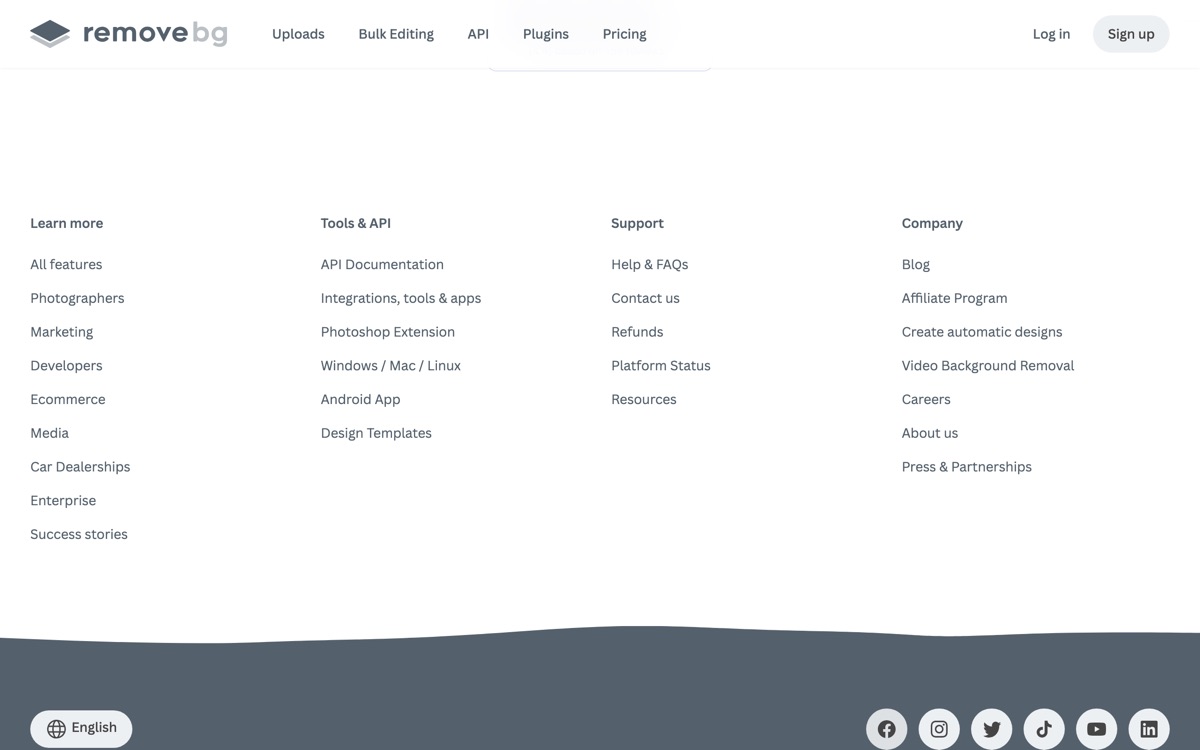 Screenshot of the remove.bg website